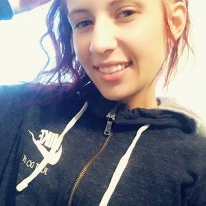 Meet your Posher, Courtney